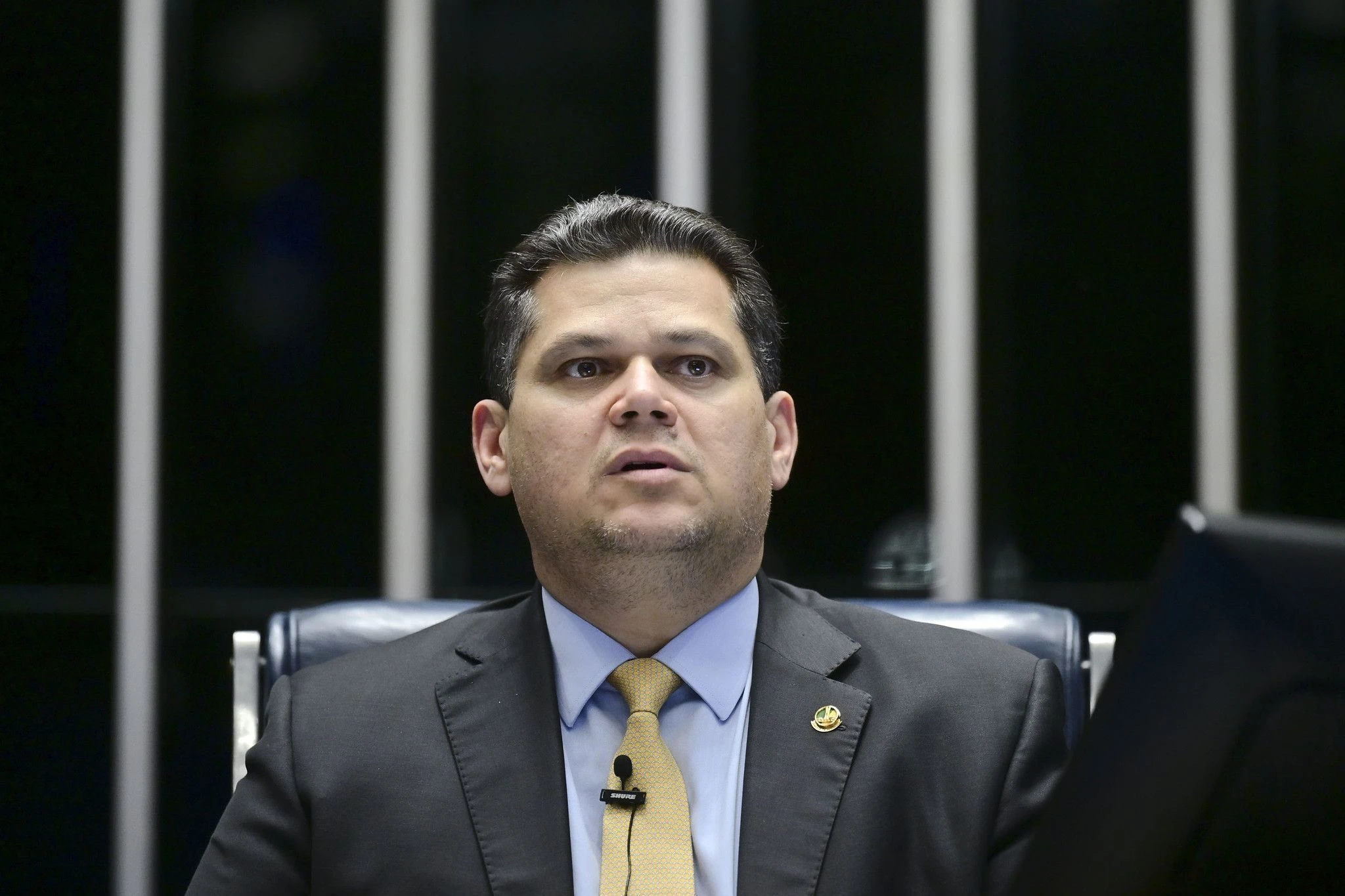 Alcolumbre flerta com anistia em aceno à direita