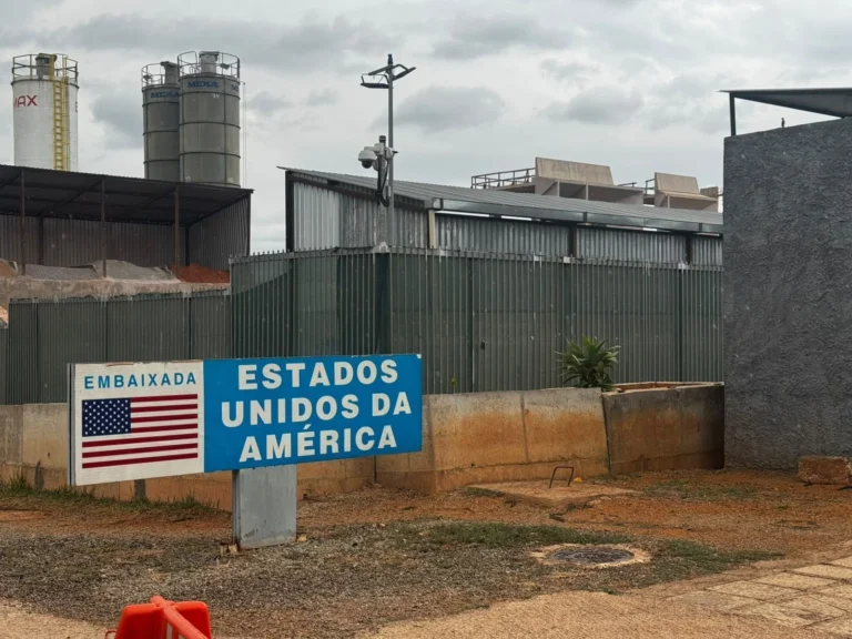 PMDF reforça segurança na embaixada dos EUA após alerta de segurança