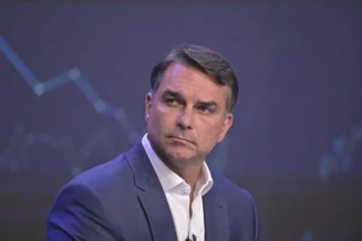 Flávio centraliza discurso e tenta evitar polêmicas às vésperas do 2º turno