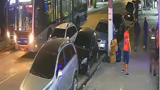 Falsos policiais invadem casa, matam morador e trocam tiros com a PM em SP