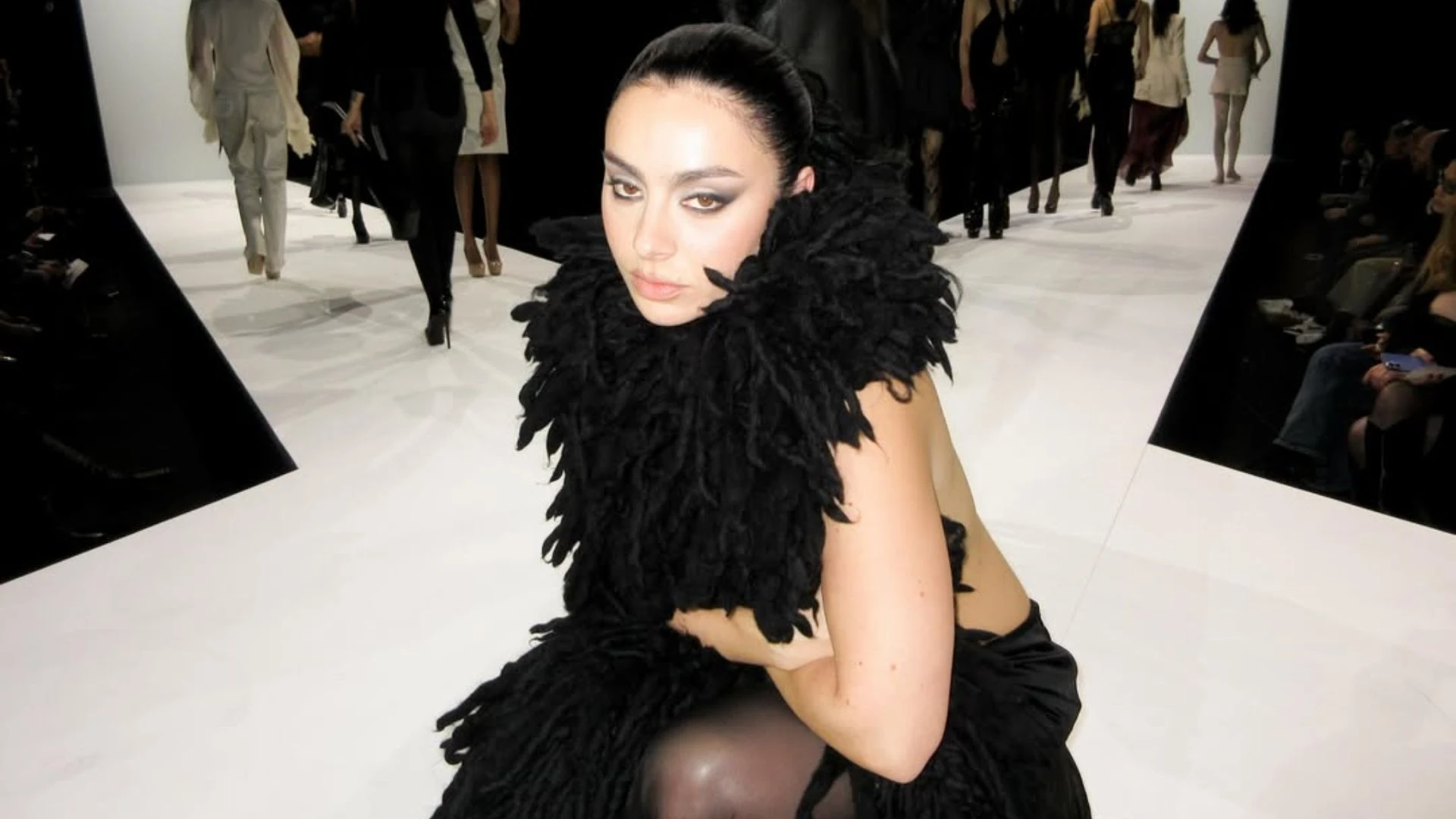 Charli XCX festeja volta à América do Sul: 