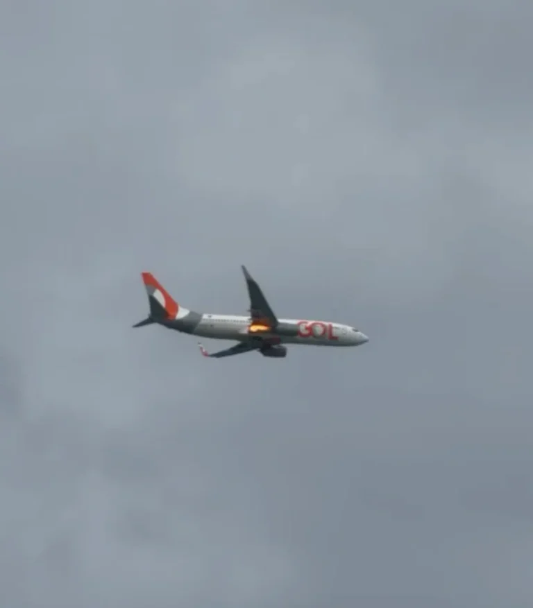 Motor de avião da Gol pega fogo após colisão com pássaro em Recife (PE); aeronave deu voltas em círculos antes de pousar