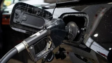 Trump avalia suspender imposto federal sobre gasolina